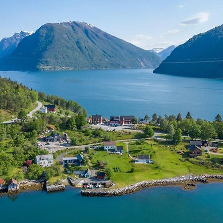 Dragsvik Fjordhotel (Adults Only) บาเลสตรันด์ ภายนอก รูปภาพ
