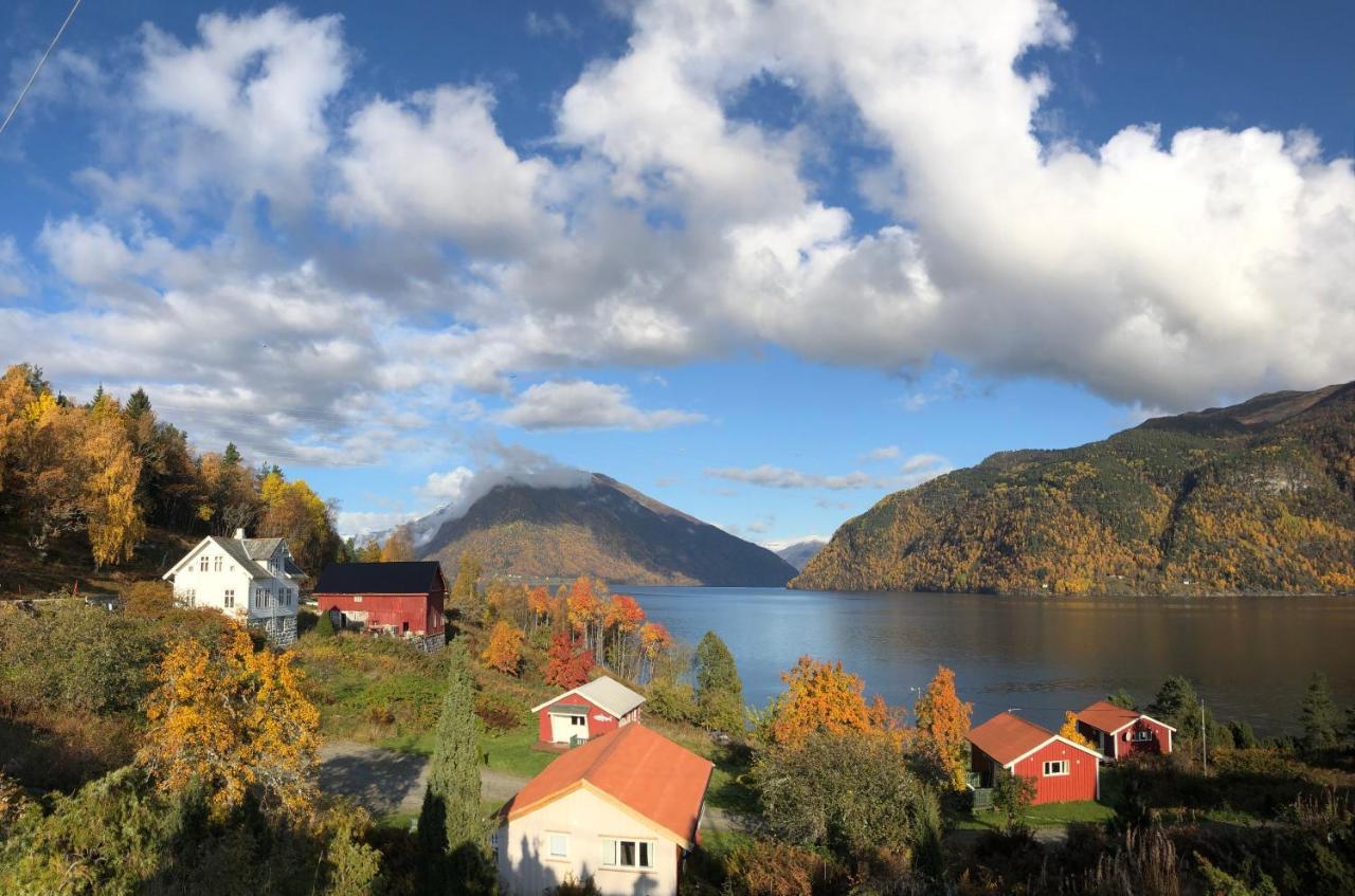 Dragsvik Fjordhotel (Adults Only) บาเลสตรันด์ ภายนอก รูปภาพ