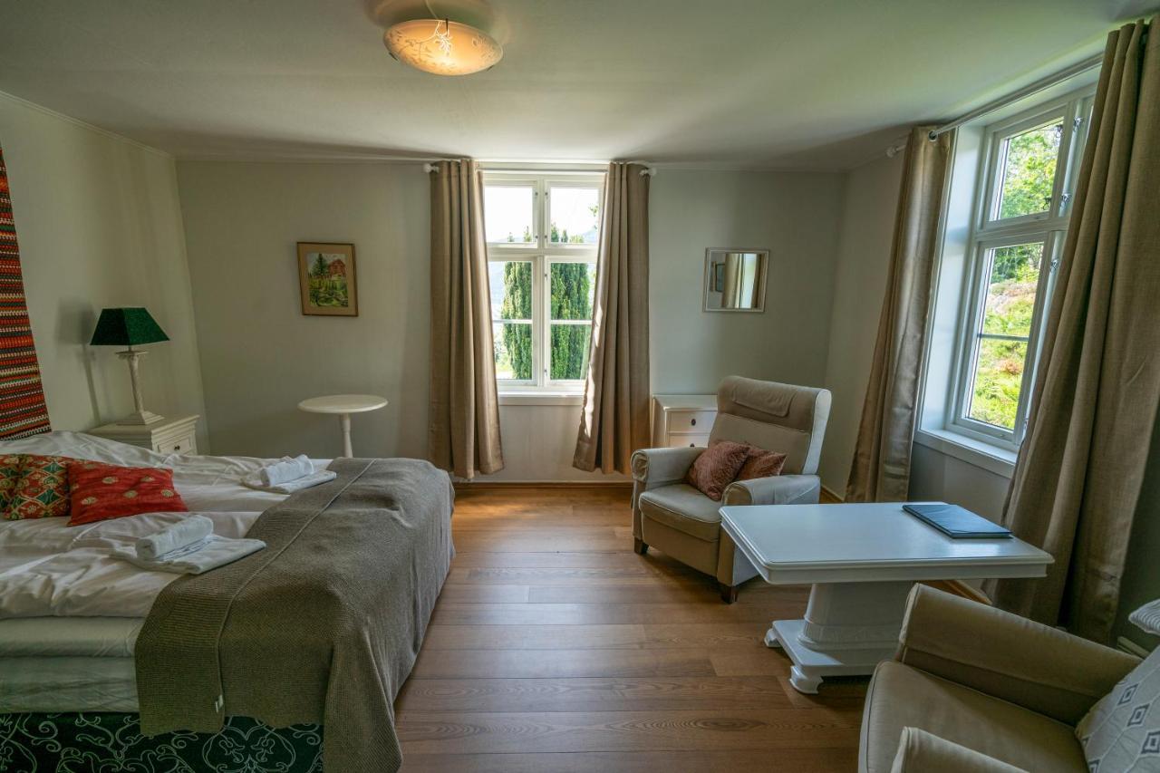 Dragsvik Fjordhotel (Adults Only) บาเลสตรันด์ ภายนอก รูปภาพ