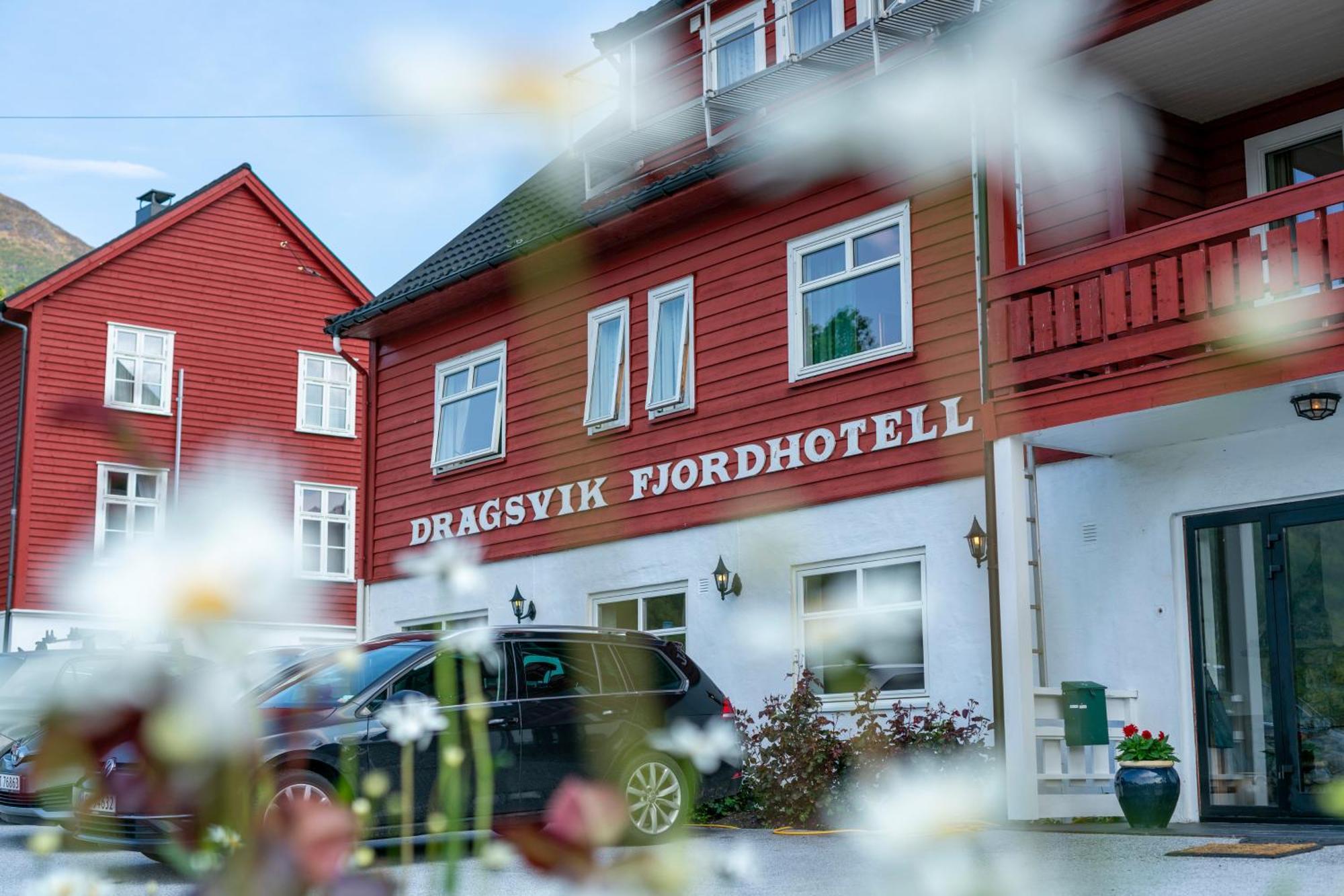 Dragsvik Fjordhotel (Adults Only) บาเลสตรันด์ ภายนอก รูปภาพ