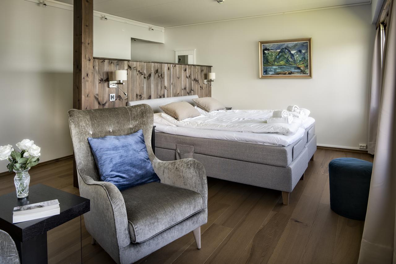Dragsvik Fjordhotel (Adults Only) บาเลสตรันด์ ภายนอก รูปภาพ