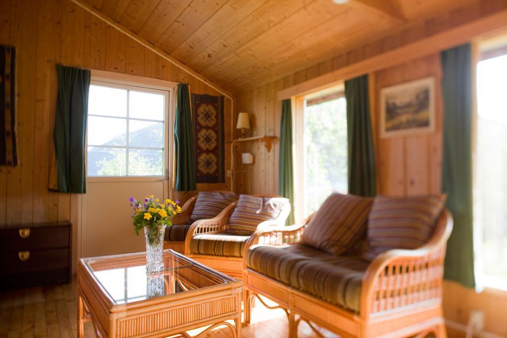 Dragsvik Fjordhotel (Adults Only) บาเลสตรันด์ ภายนอก รูปภาพ