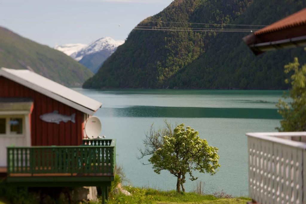 Dragsvik Fjordhotel (Adults Only) บาเลสตรันด์ ภายนอก รูปภาพ