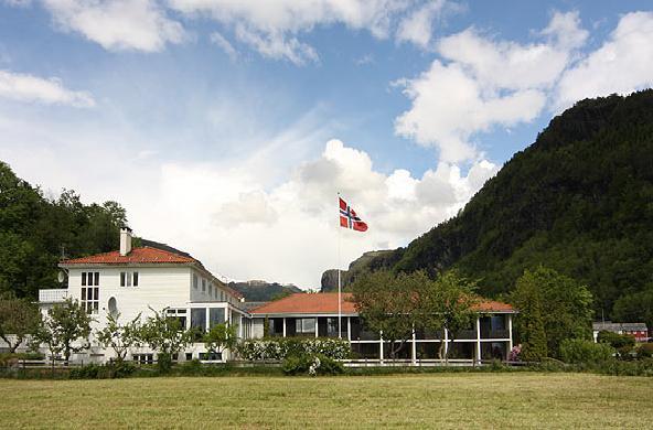 Dragsvik Fjordhotel (Adults Only) บาเลสตรันด์ ภายนอก รูปภาพ