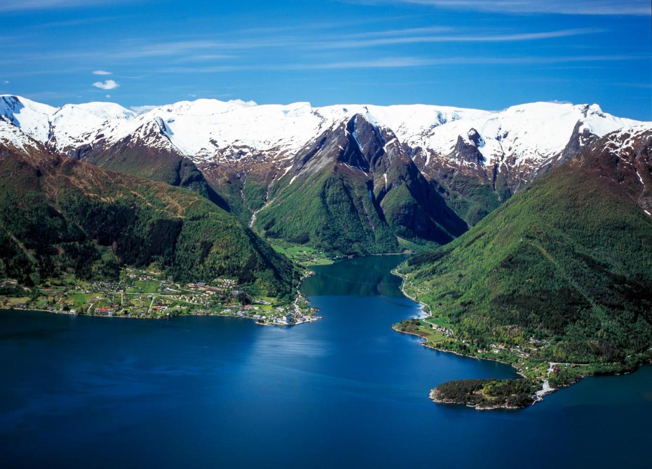 Dragsvik Fjordhotel (Adults Only) บาเลสตรันด์ ภายนอก รูปภาพ